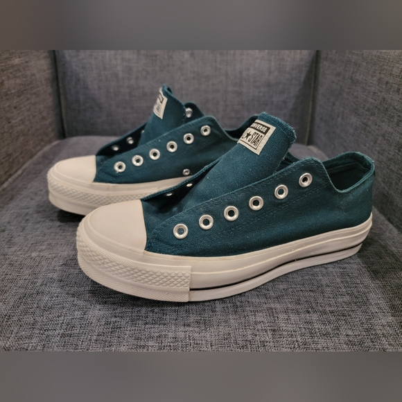 Converse All Star Low Top Chuck Taylor Unisex SIZE 9 Men/ 10.5 Women's . - Picture 1 of 5